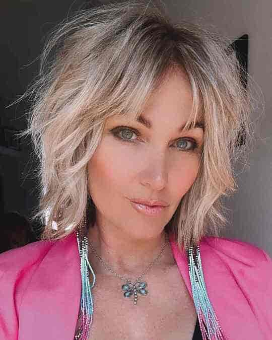 Messy Short Shaggy Haircuts with No Bangs