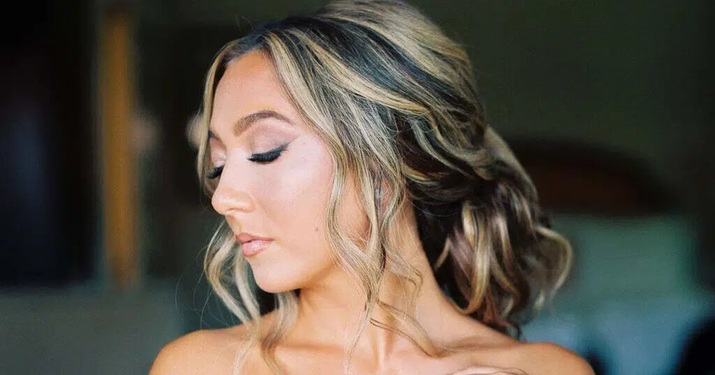 messy hair