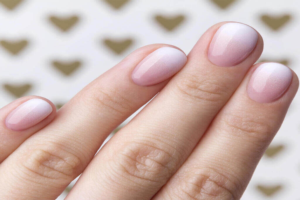 Ombre Nails That Are Fashionably In Season 