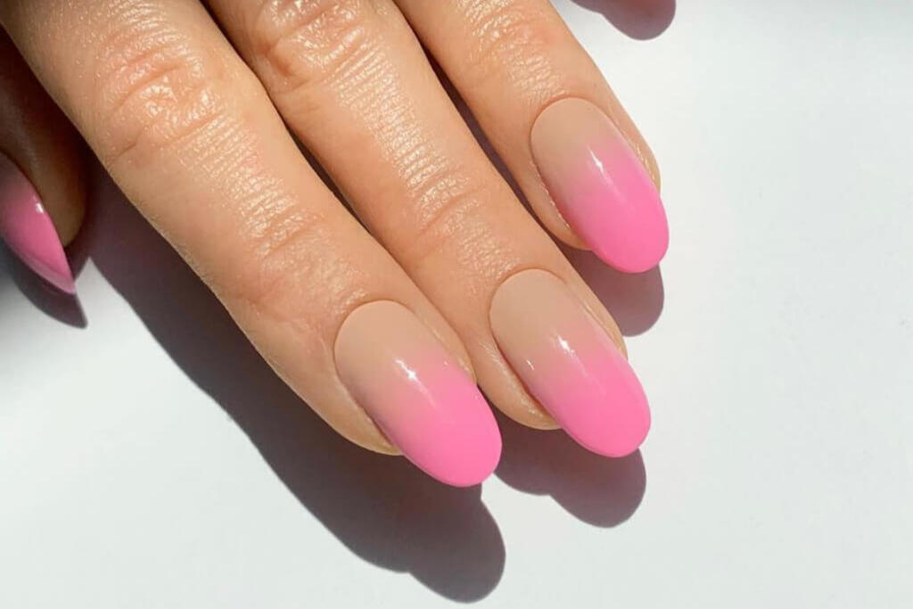 Ombre Nails That Are Fashionably In Season 