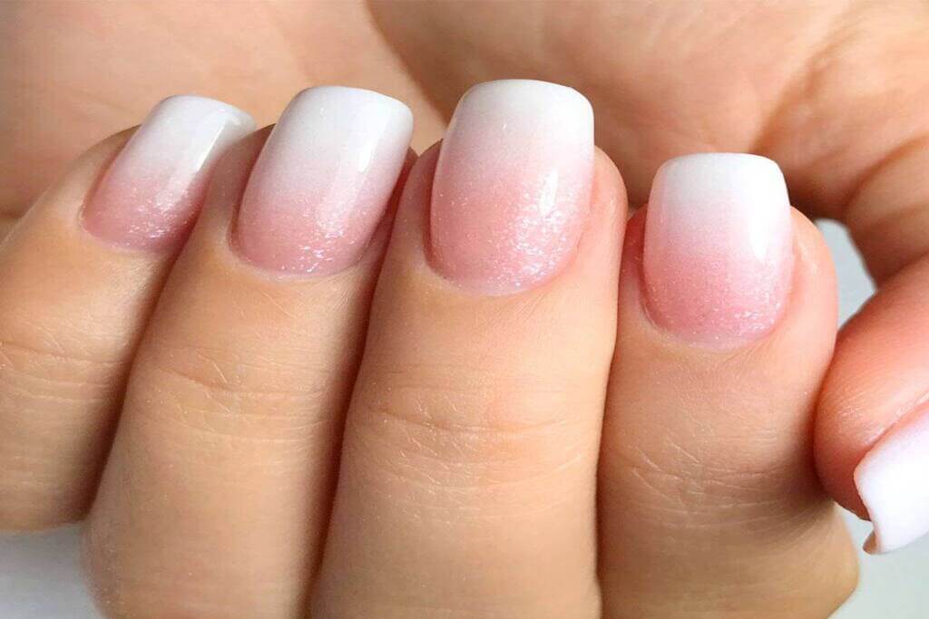 Ombre Nails That Are Fashionably In Season 