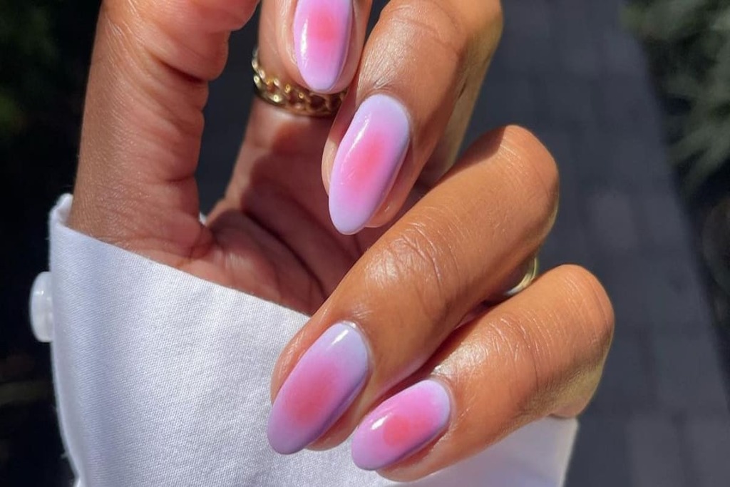 Ombre Nails That Are Fashionably In Season 