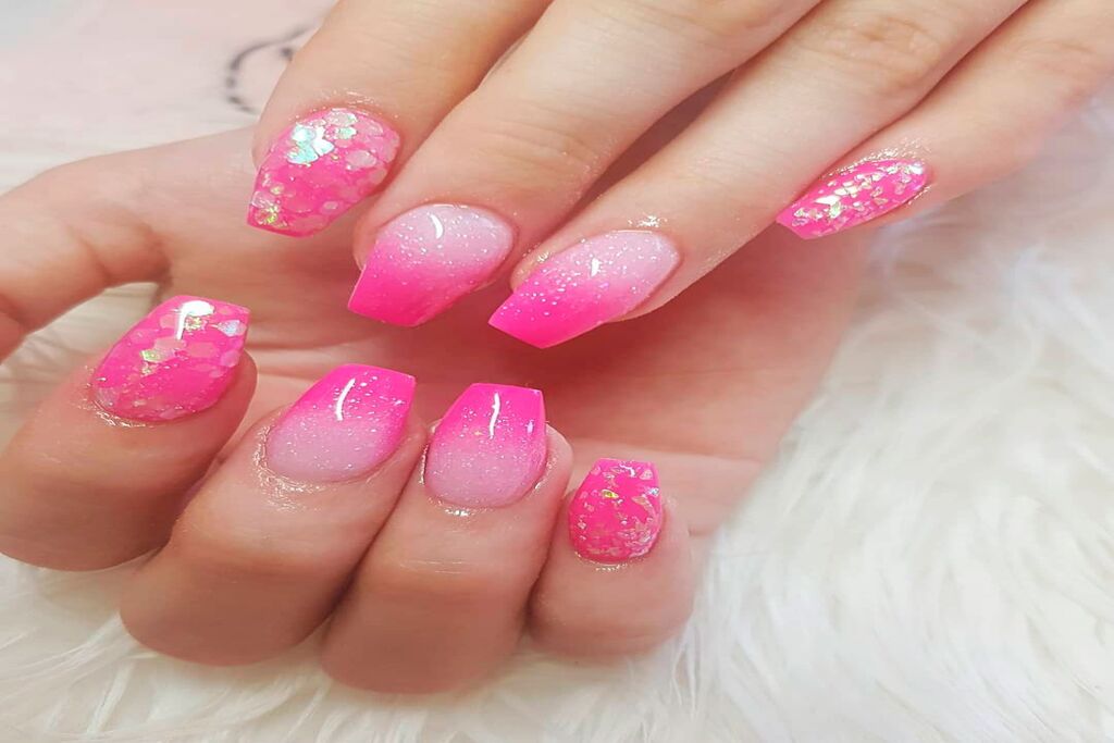 Ombre Nails That Are Fashionably In Season 