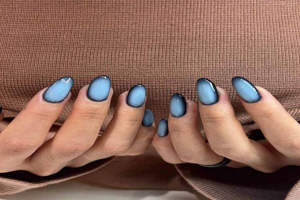 Ombre Nails That Are Fashionably In Season 