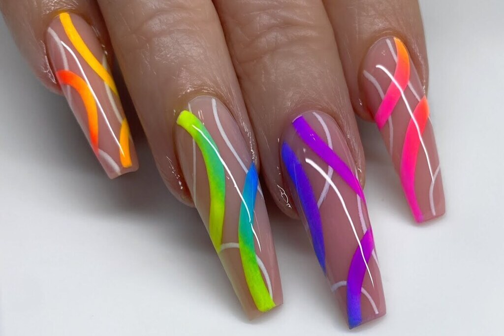 Ombre Nails That Are Fashionably In Season 