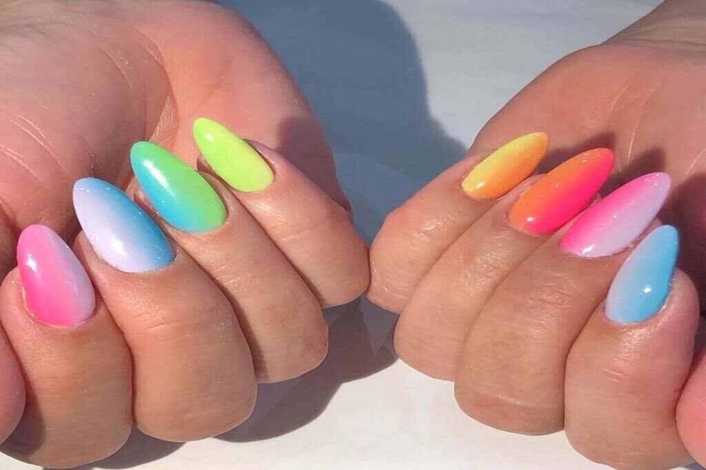 Ombre Nails That Are Fashionably In Season 