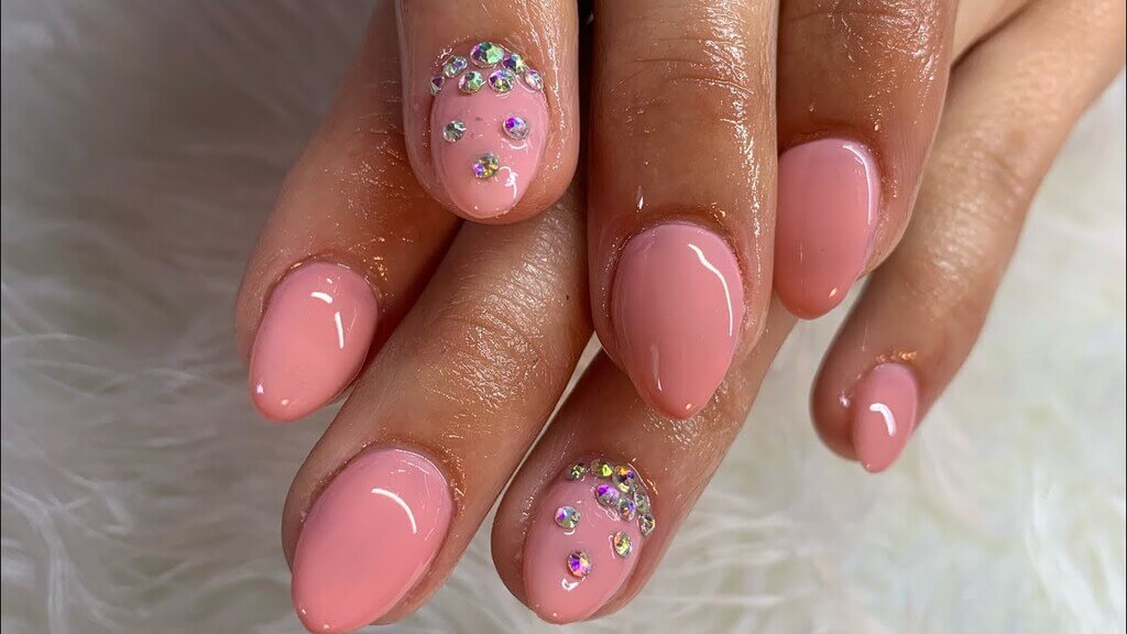 trendy short acrylic nails