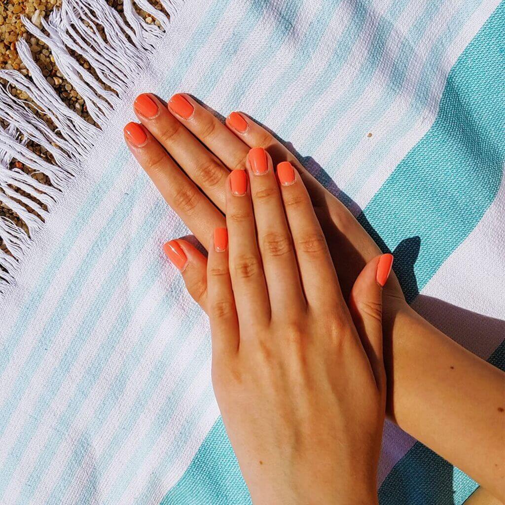Short Acrylic Nails