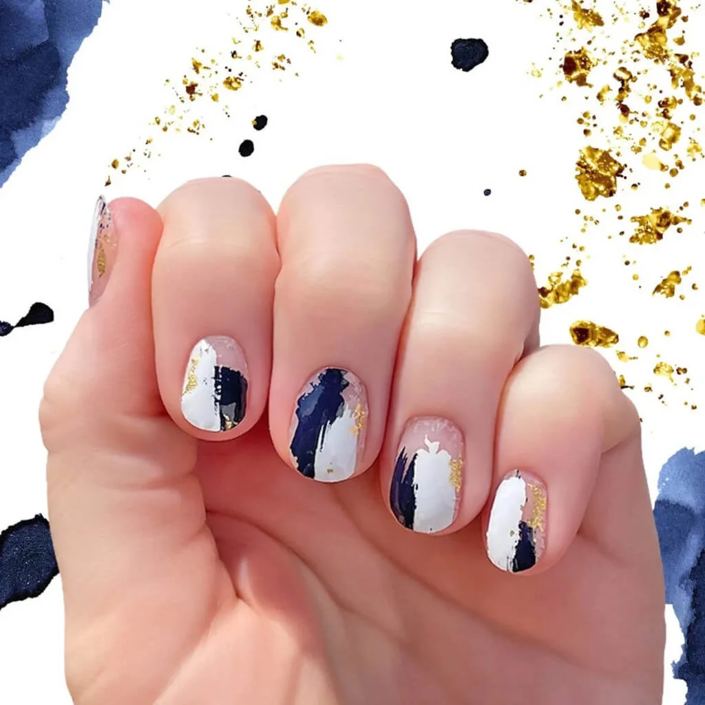 Chic Dark Blue Nails