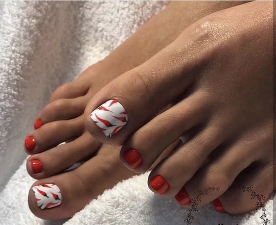 white toes with design