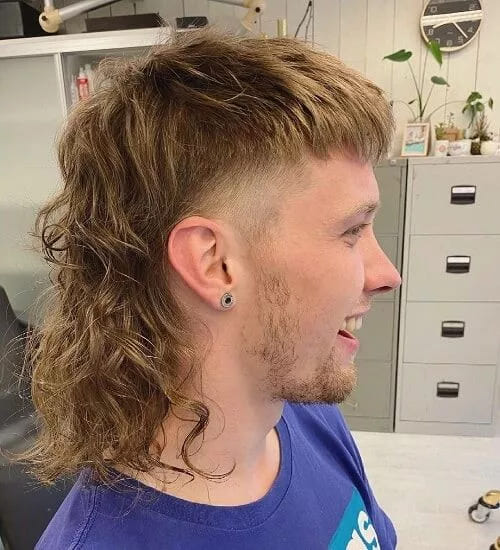 Mullet Haircut 80s-Inspired