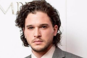 21+ Stylish Slick Back Haircut Ideas in 2025 - Dezayno